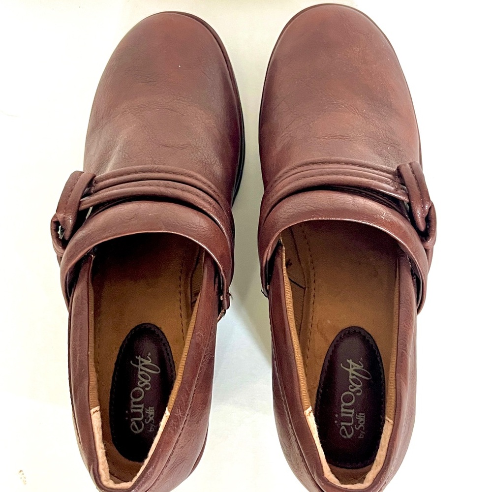 EuroSoft Clogs TARRA and color REDWOOD, SIZE 8.5 Pristine condition 👍🏼💯